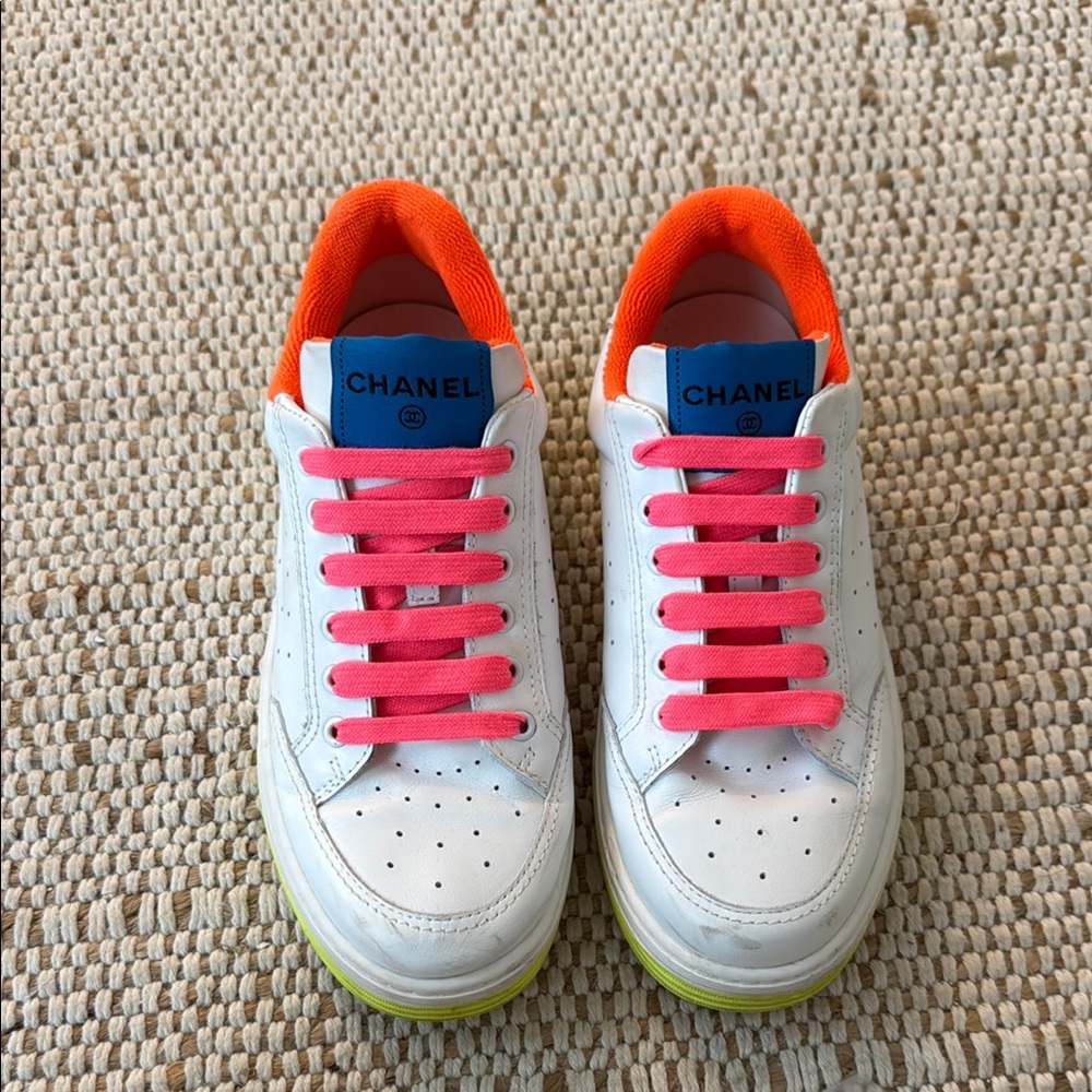 CHANEL CC Logo Neon Sneakers LIKE NEW